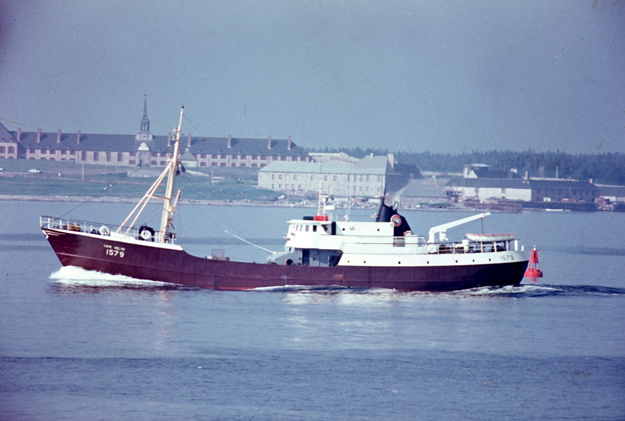 72-07-01, 085, Tuna Boat at Louisbourg, Nova Scotia, Ca