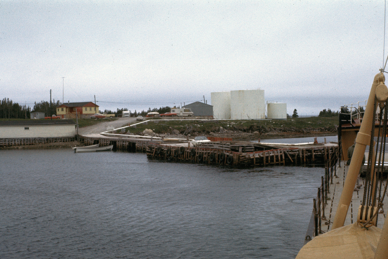 72-07-01, 184, Ferry Dock at New Foundland, Ca