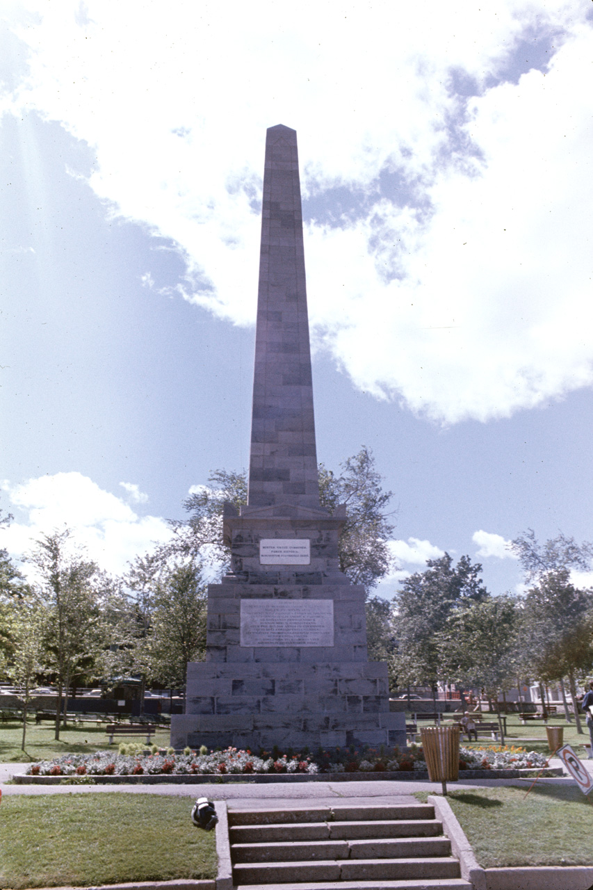 72-08-01, 049, Monument Wolfe at Montcalm, Quebec, Ca