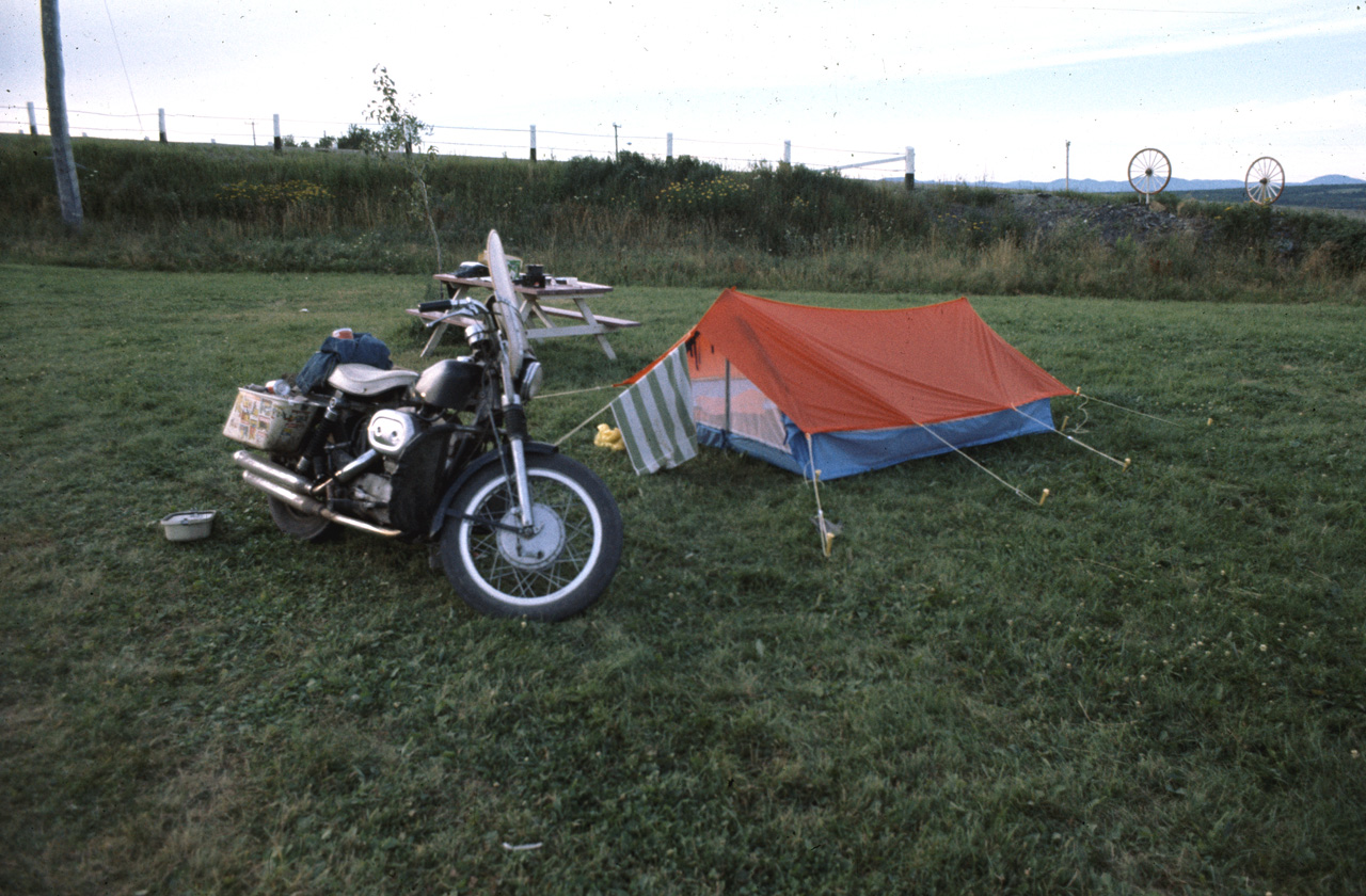 72-08-01, 054, HD 1967 XLCH & Tent at Beaumont, Quebec