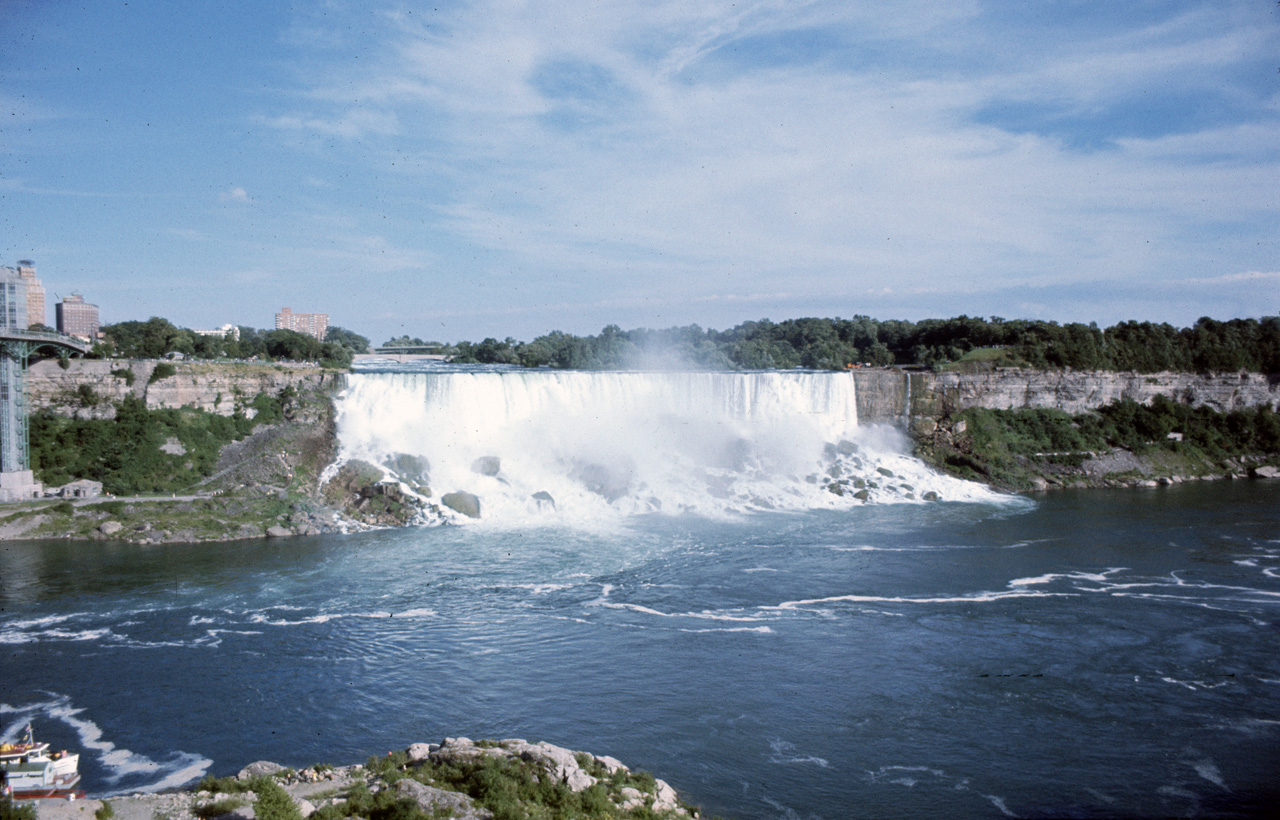 72-08-01, 114, America Falls, Niagara, Ontario, Ca