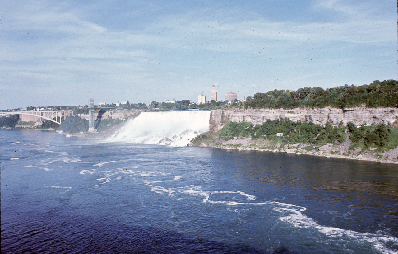 72-08-01, 115, America Falls, Niagara, Ontario, Ca