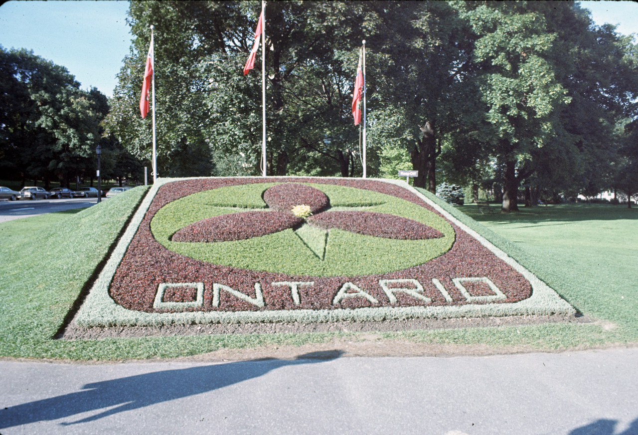 72-08-01, 126, Clock, Niagara, Ontario, Ca