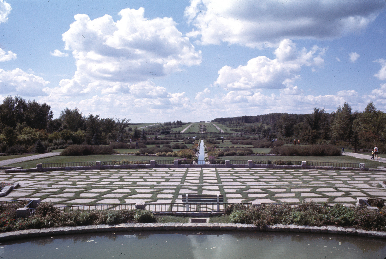 72-08-01, 162, International Peace Gardens, ND - Manitaba, Ca