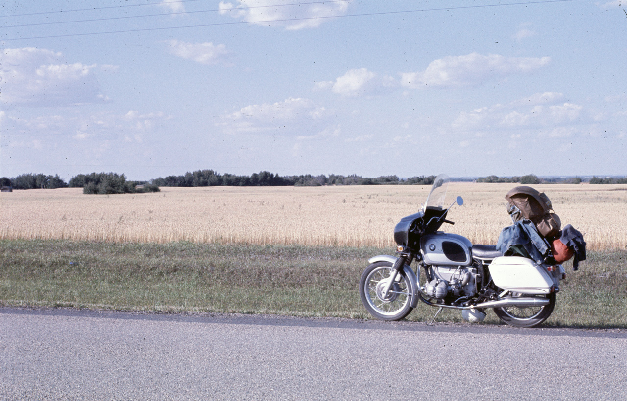 72-08-01, 167, 1970 BMW R750S along Rt 5 in Sackatchewan, Ca