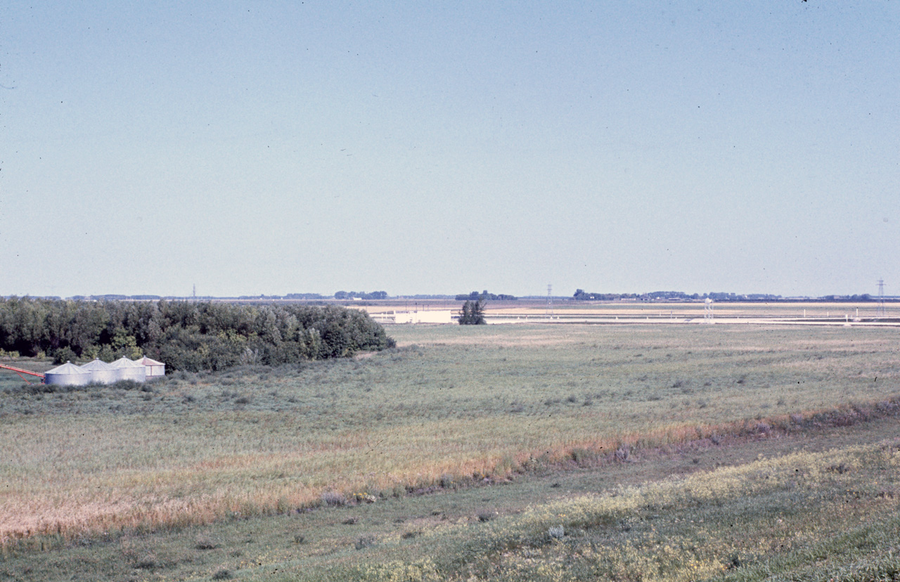 72-08-01, 171, Road Side View in Manitoba, Ca