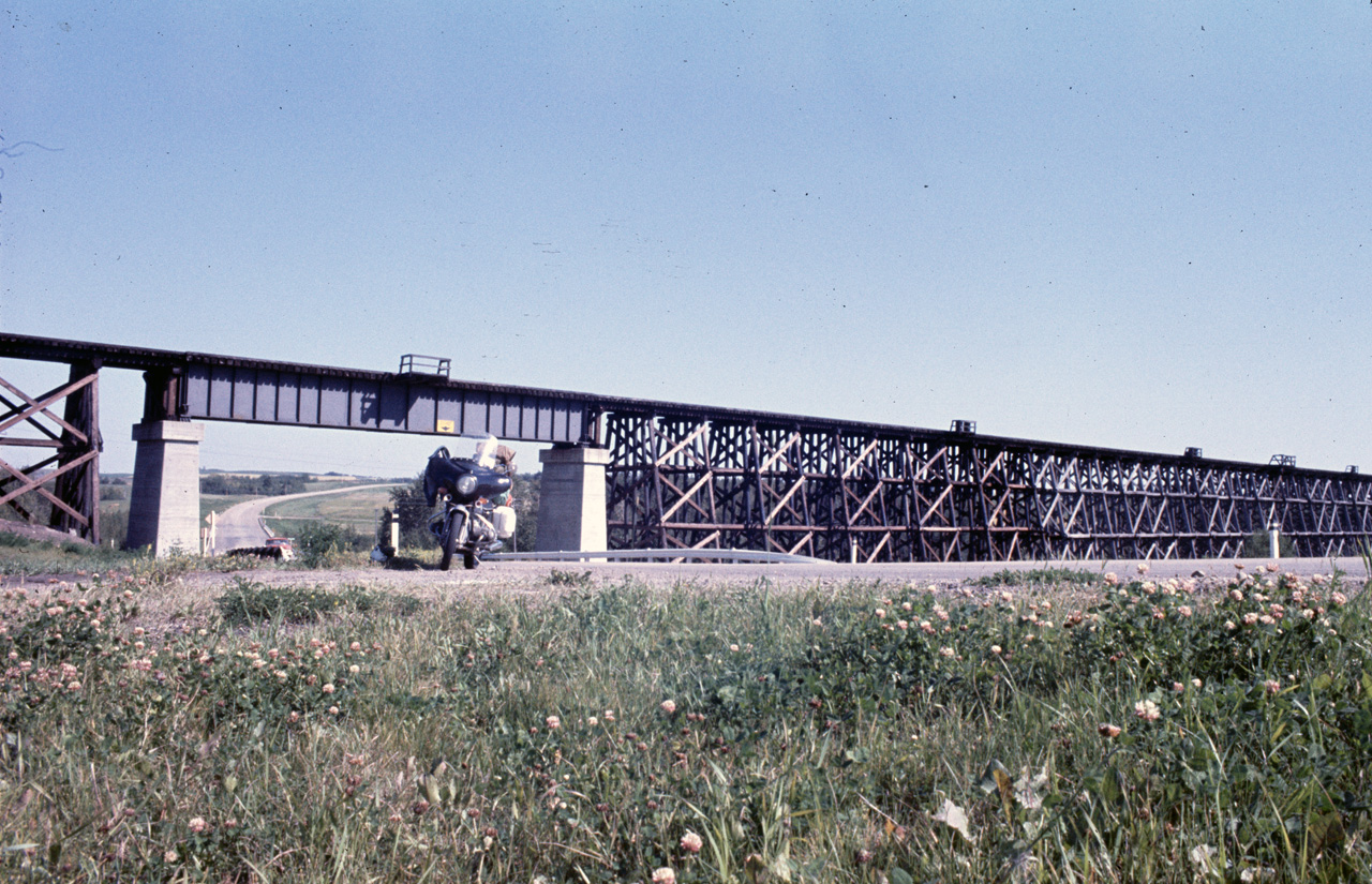 72-08-01, 174, Wooden Train Bridge, Rt 43 in Albertra, Ca