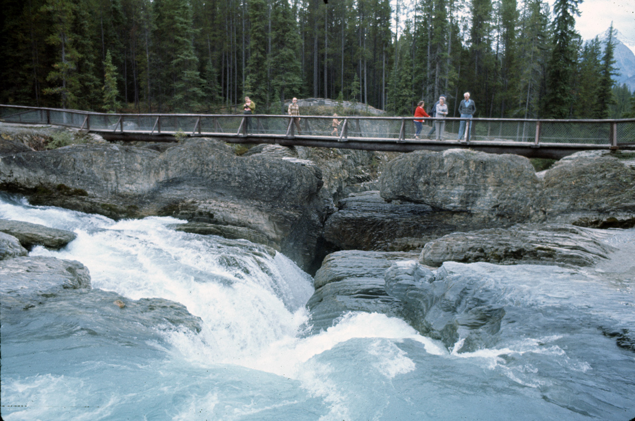 72-09-15, 268, Yoho Park, Natural Bridge, BC, Ca