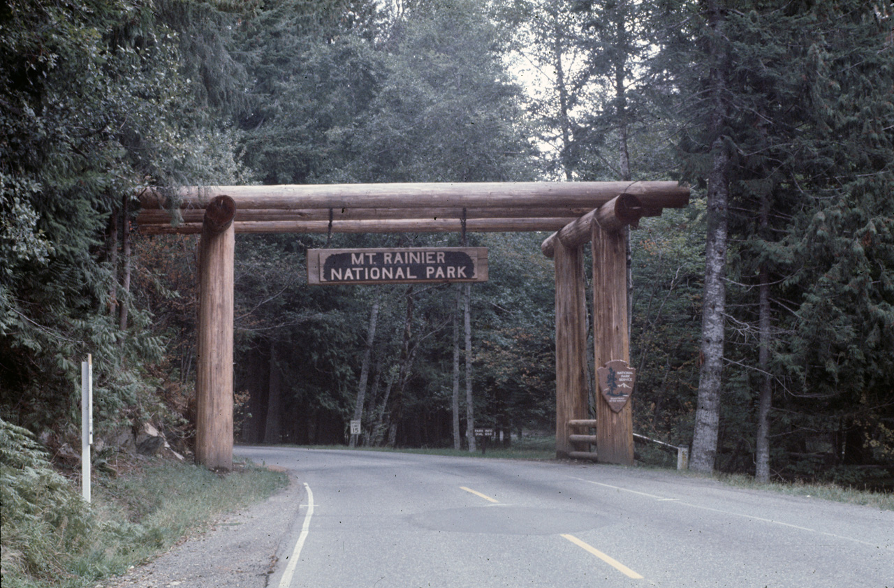 72-09-25, 327, Mt Rainier, Entrance, Washington