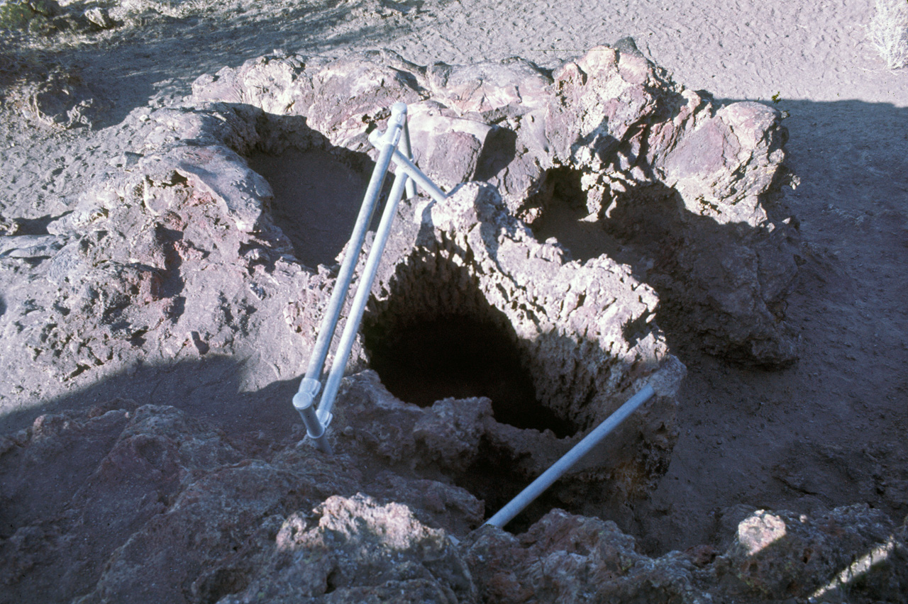 72-10-01, 049, Lava Beds Monument, California