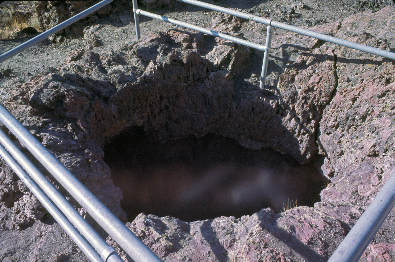 72-10-01, 051, Lava Beds Monument, California