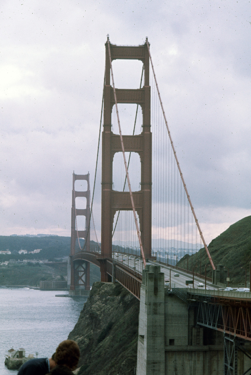 72-10-01, 073, San Franscio, Golden Gate Bridge, California