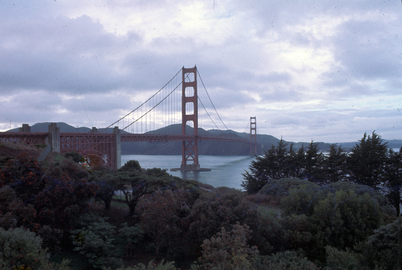 72-10-01, 074, San Franscio, Golden Gate Bridge, California