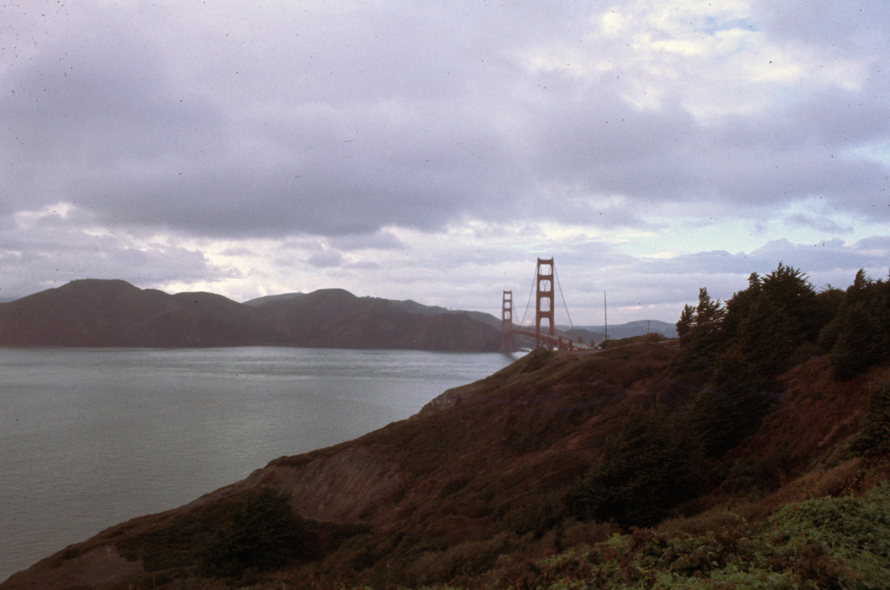 72-10-01, 075, San Franscio, Golden Gate Bridge, California