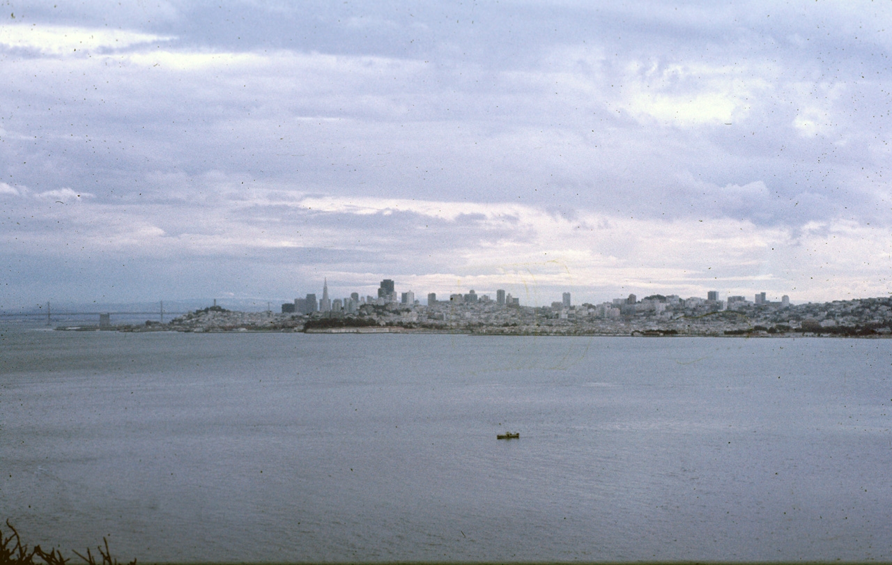 72-10-01, 076, San Franscio, Golden Gate Bridge, California