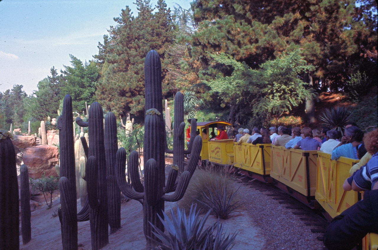 72-10-01, 138, Disneyland, California