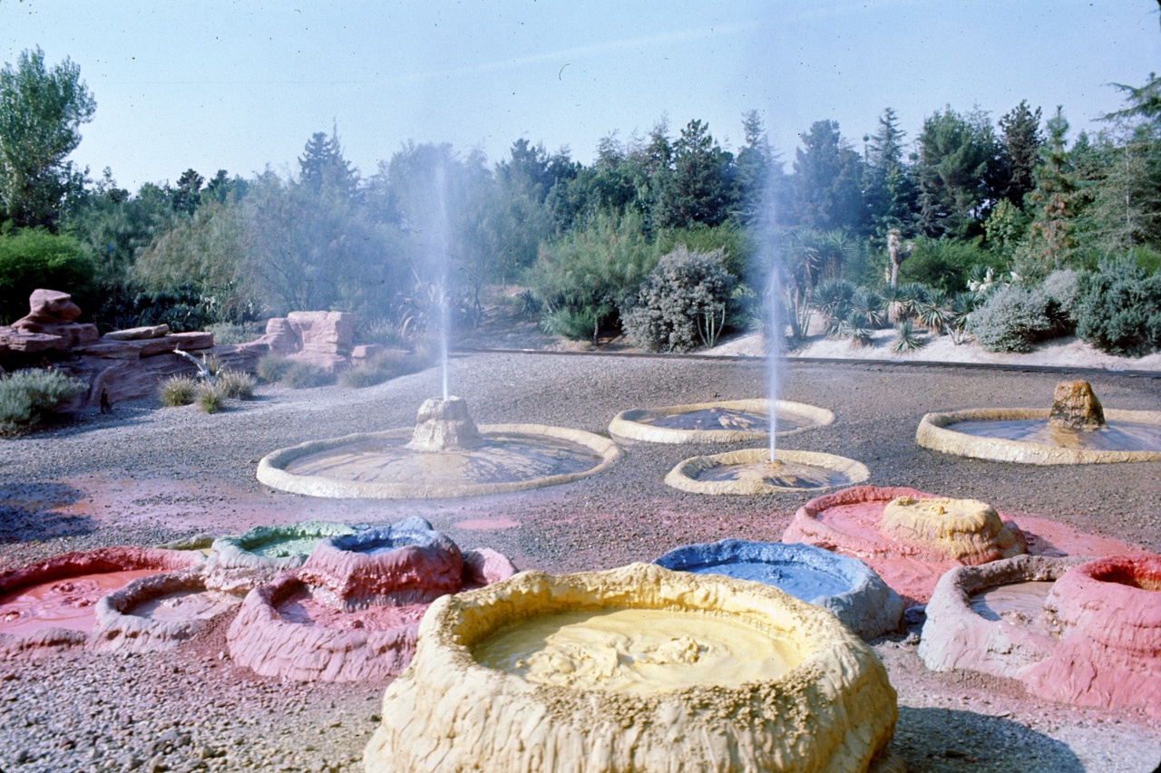 72-10-01, 140, Disneyland, California