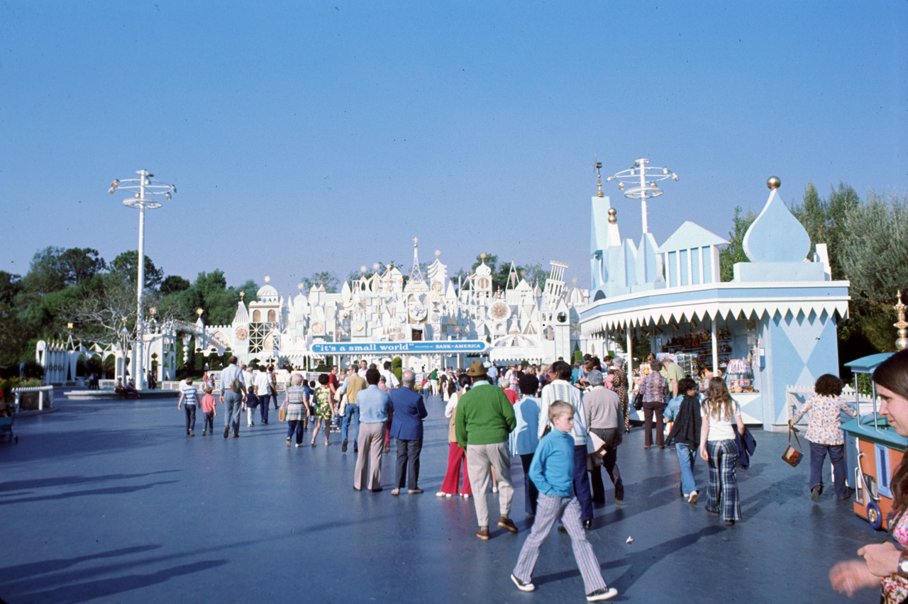 72-10-01, 144, Disneyland, California