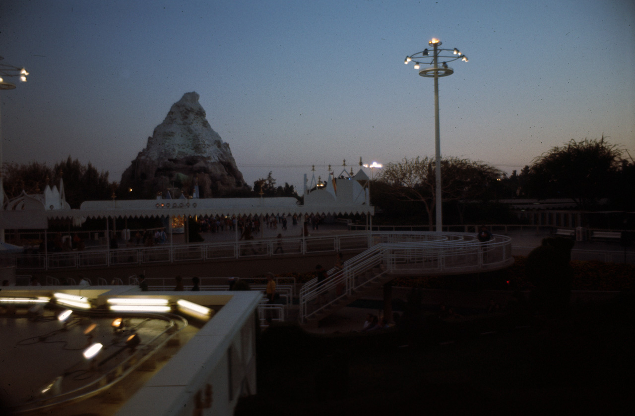 72-10-01, 158, Disneyland, California