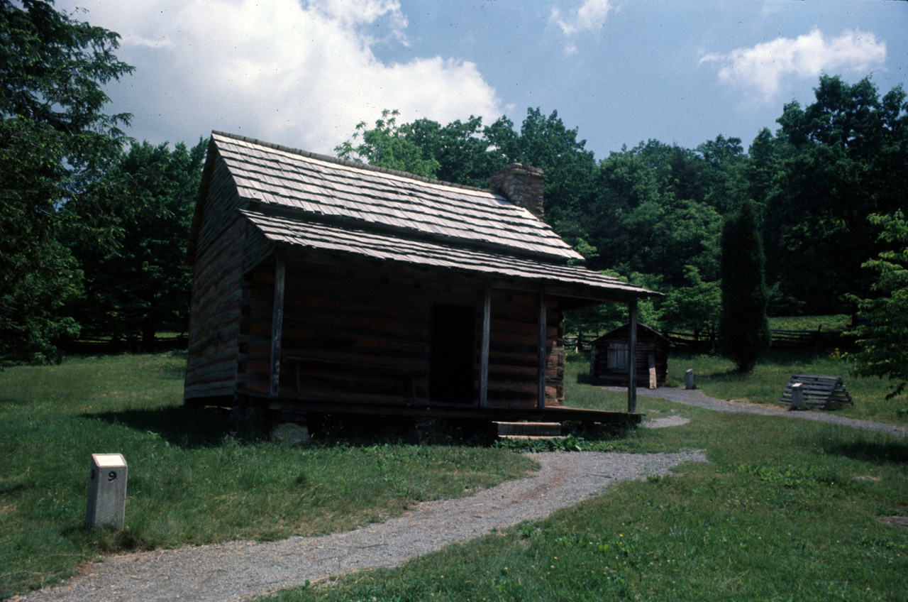 74-06-00, 21, Farm along the Blue Ridge Parkwayt