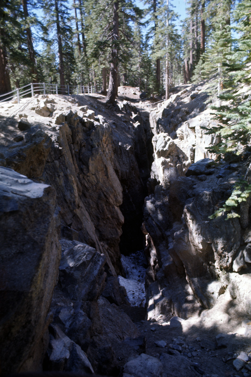 74-06-07, 59, Inyo Nat Forest, Fault Line, Calif