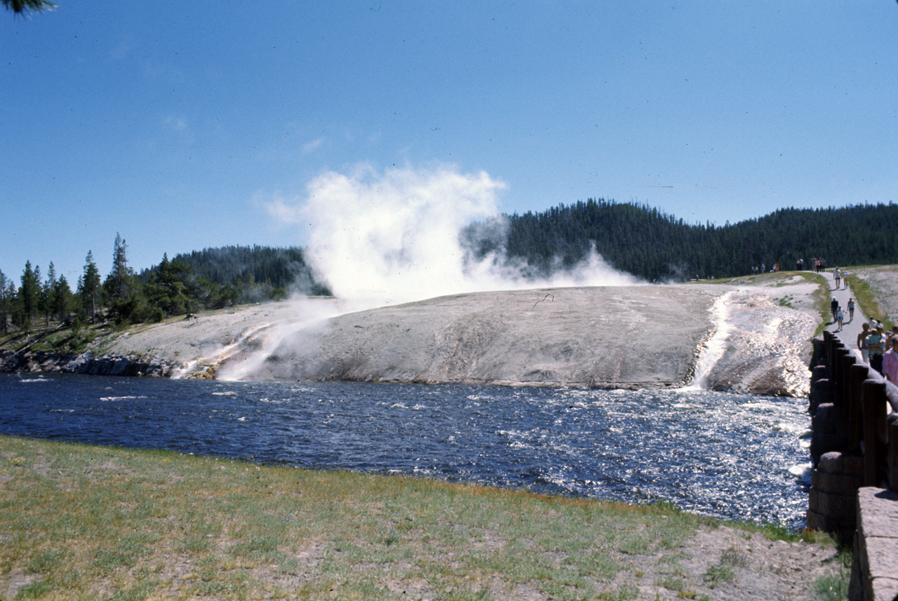 74-06-09, 040, Yellowstone Nat Park, Wyoming