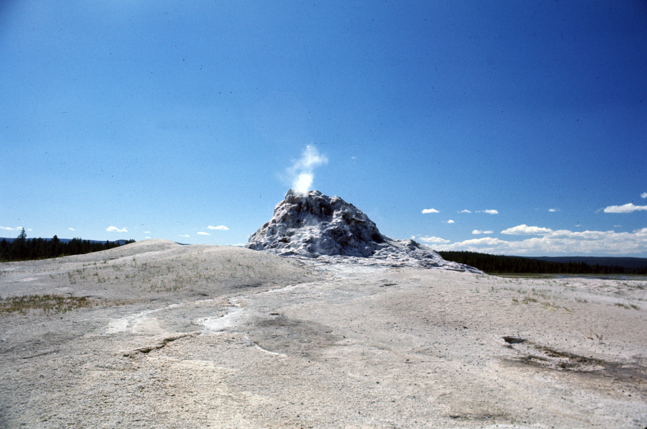 74-06-09, 047, Yellowstone Nat Park, Wyoming