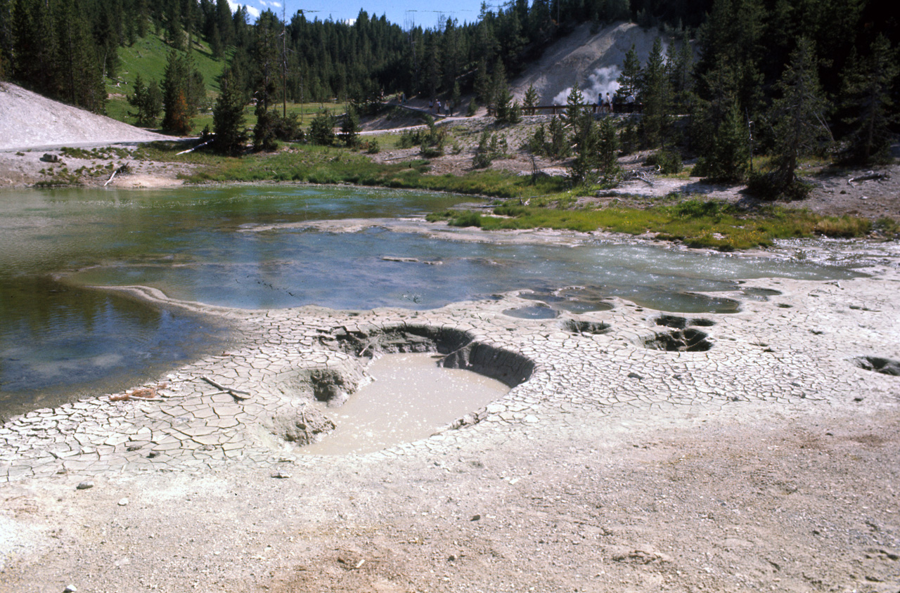 74-06-09, 101, Yellowstone Nat Park, Wyoming