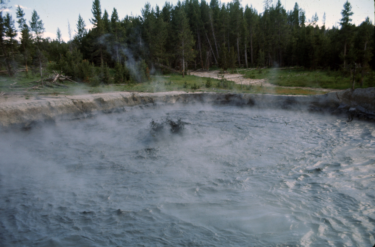 74-06-09, 104, Yellowstone Nat Park, Wyoming