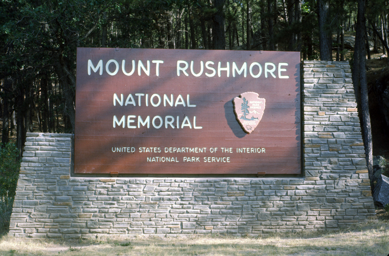 74-06-10, 09, Mount Rushmore Nat Memoral, South Dakota