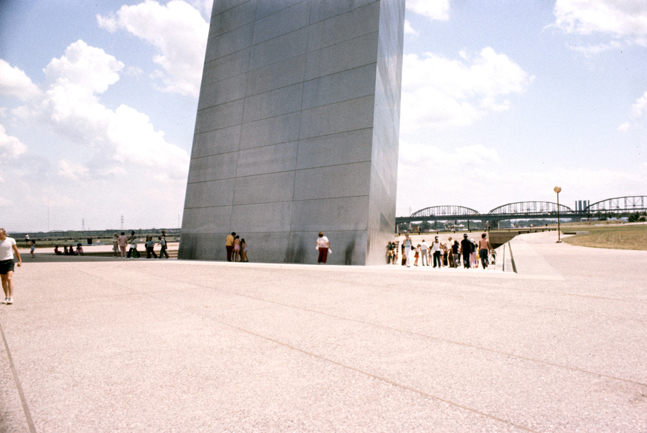 75-07-04, 008, Jefferson Nat Expansion Mem, Arch, Missouri