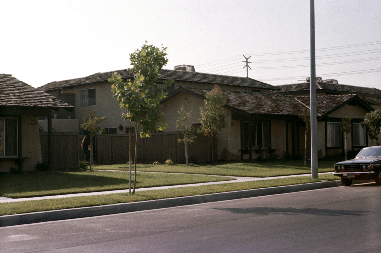 75-07-10, 012, Ernie & Diane DeJacomo, Cersitos, Calif