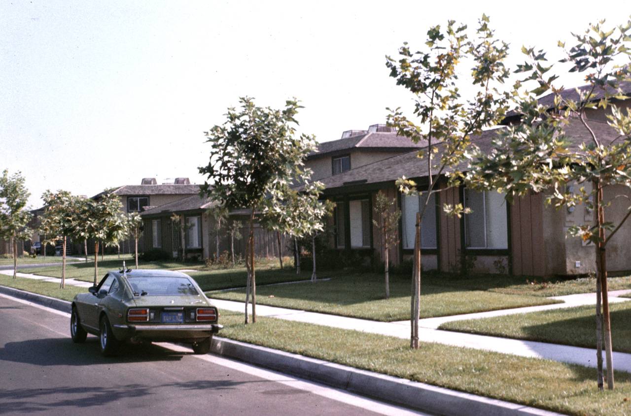 75-07-10, 014, Ernie & Diane DeJacomo, Cersitos, Calif