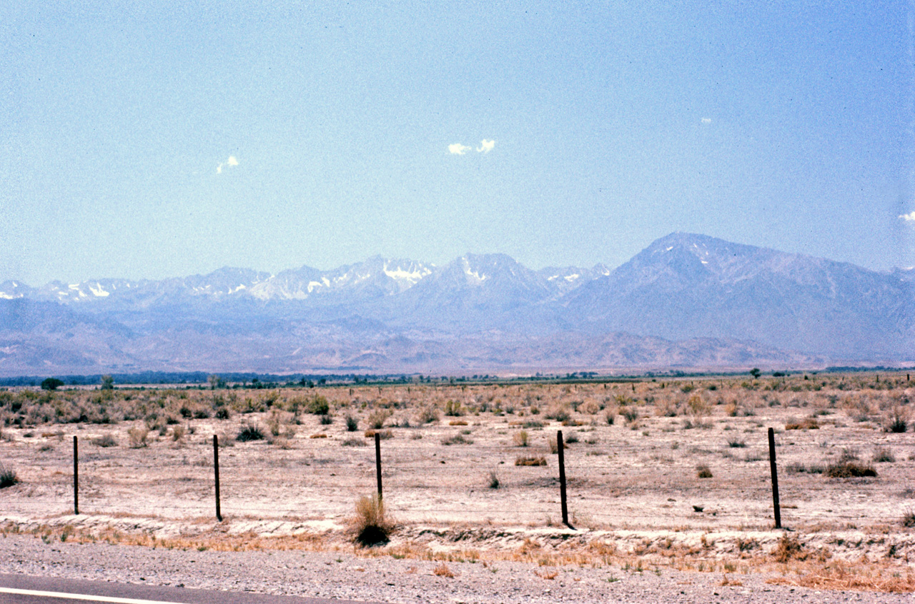 75-07-11, 004, Along Rt 395, Calif