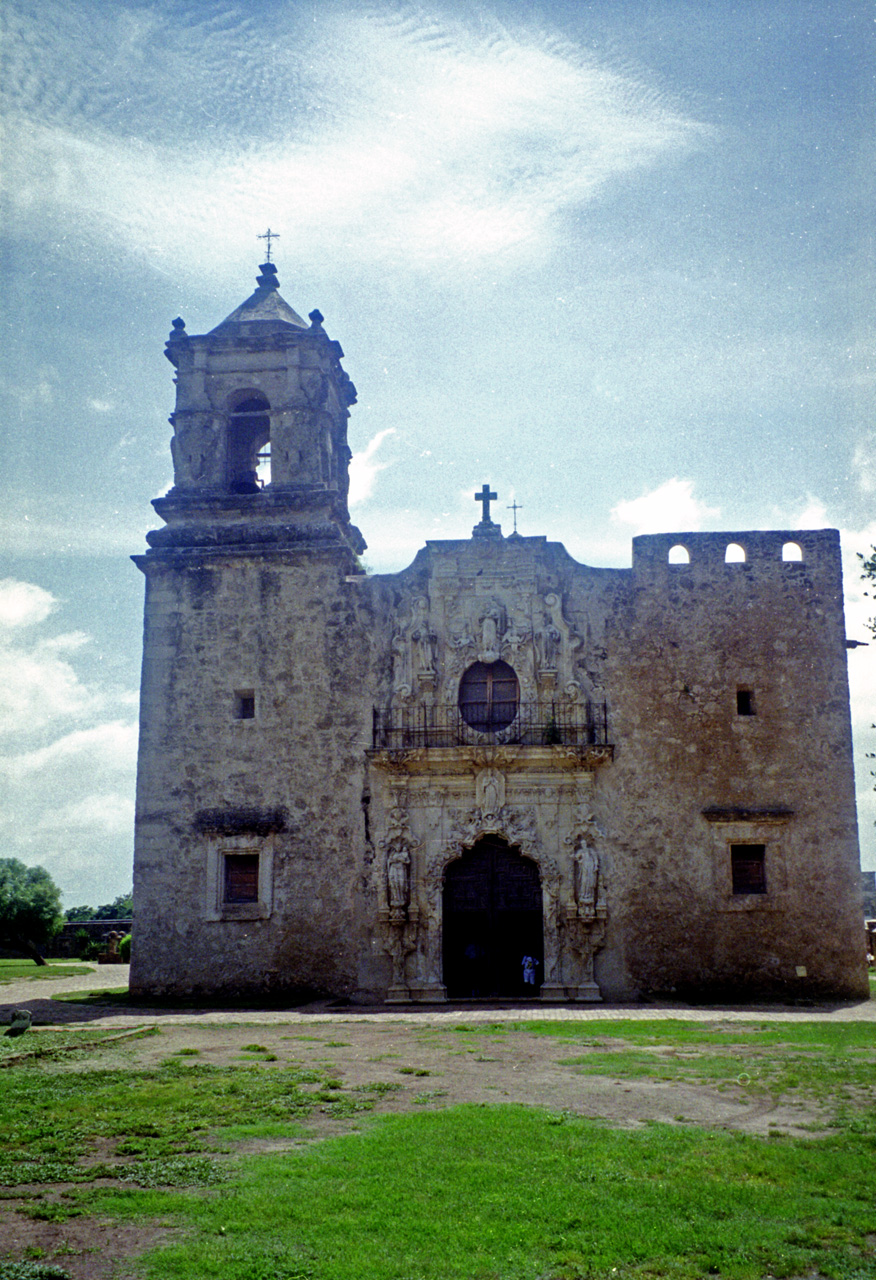 97-06-26, 21, Church near the Alamo, San Antonio, TX