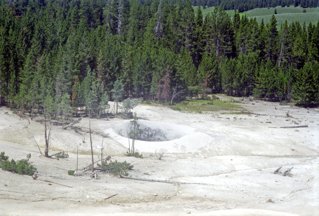 98-07-13, 37, Yellowstone Nat Park, Wyoming