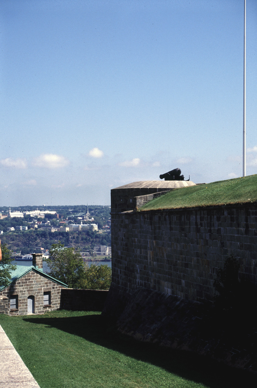 01-08-22, 118, Old City of Quebec, Quebec CA