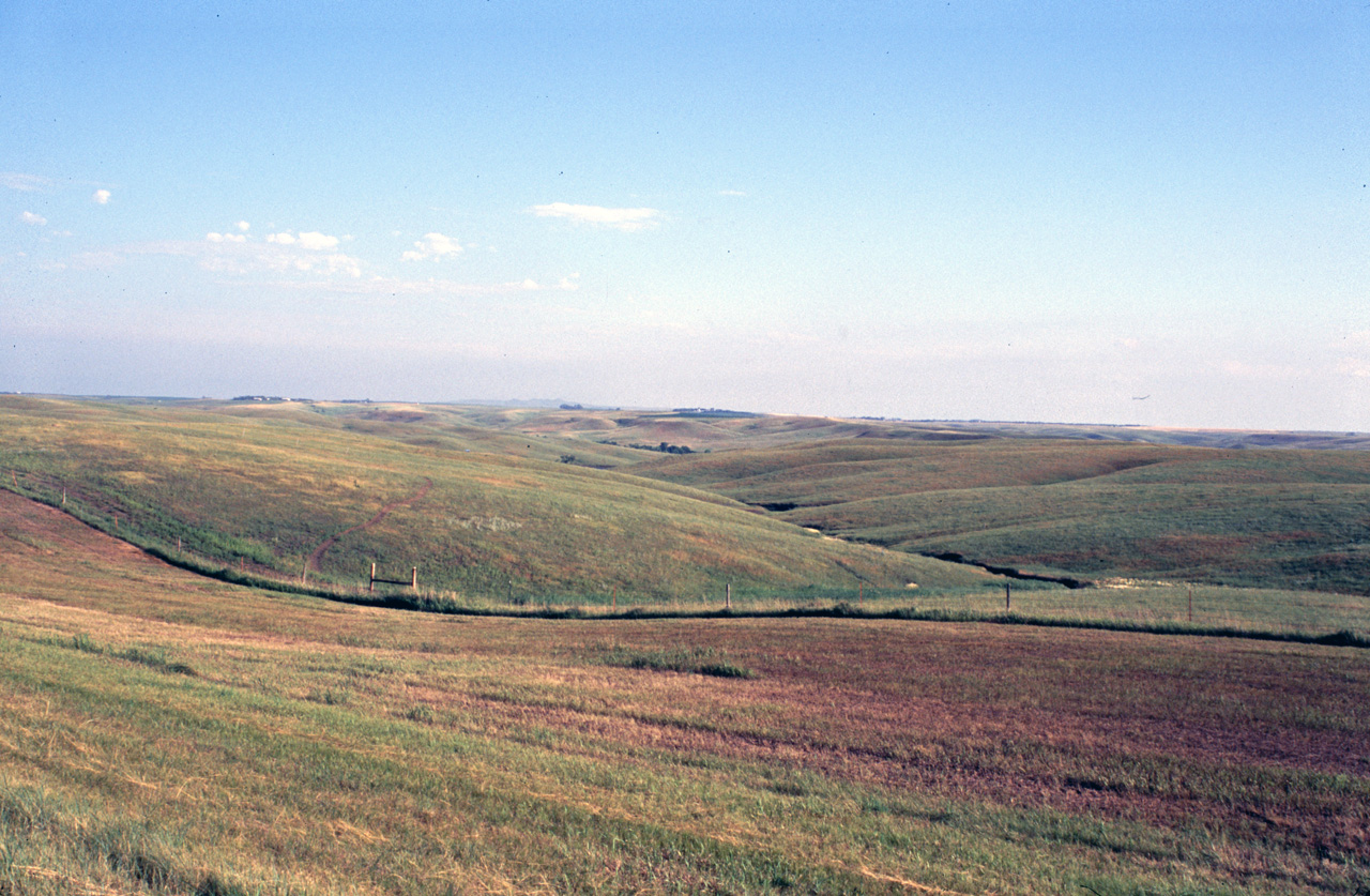 04-07-12, 01, Off the road, Rt 90 in South Dakota