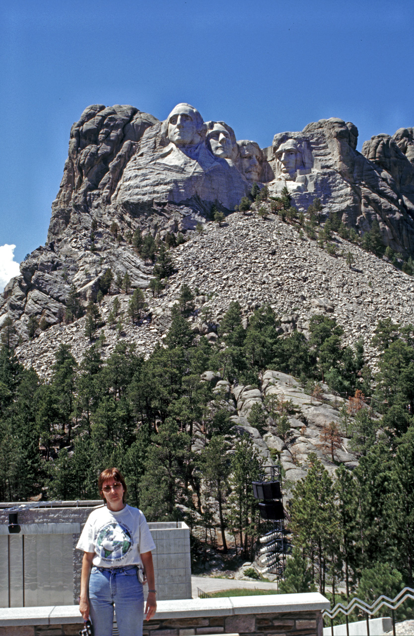 04-07-12, 63, Linda at Mount Rushmore, SD