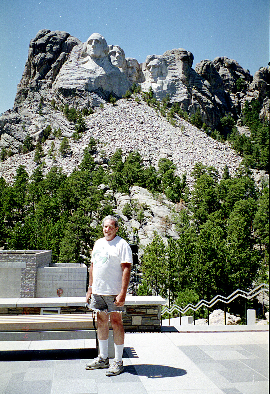 04-07-12, 64, Gerry at Mount Rushmore, SD