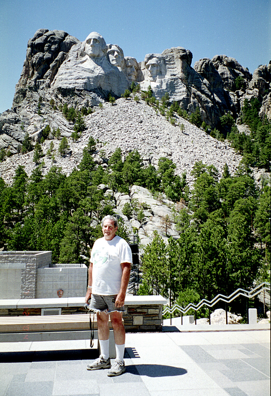 04-07-12, 65, Gerry at Mount Rushmore, SD