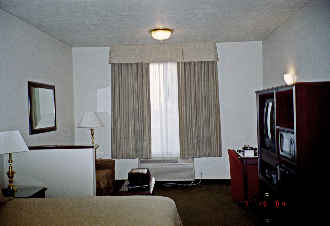 04-07-15, 06, Oxford Suits, Hotel room, Spookane, WA