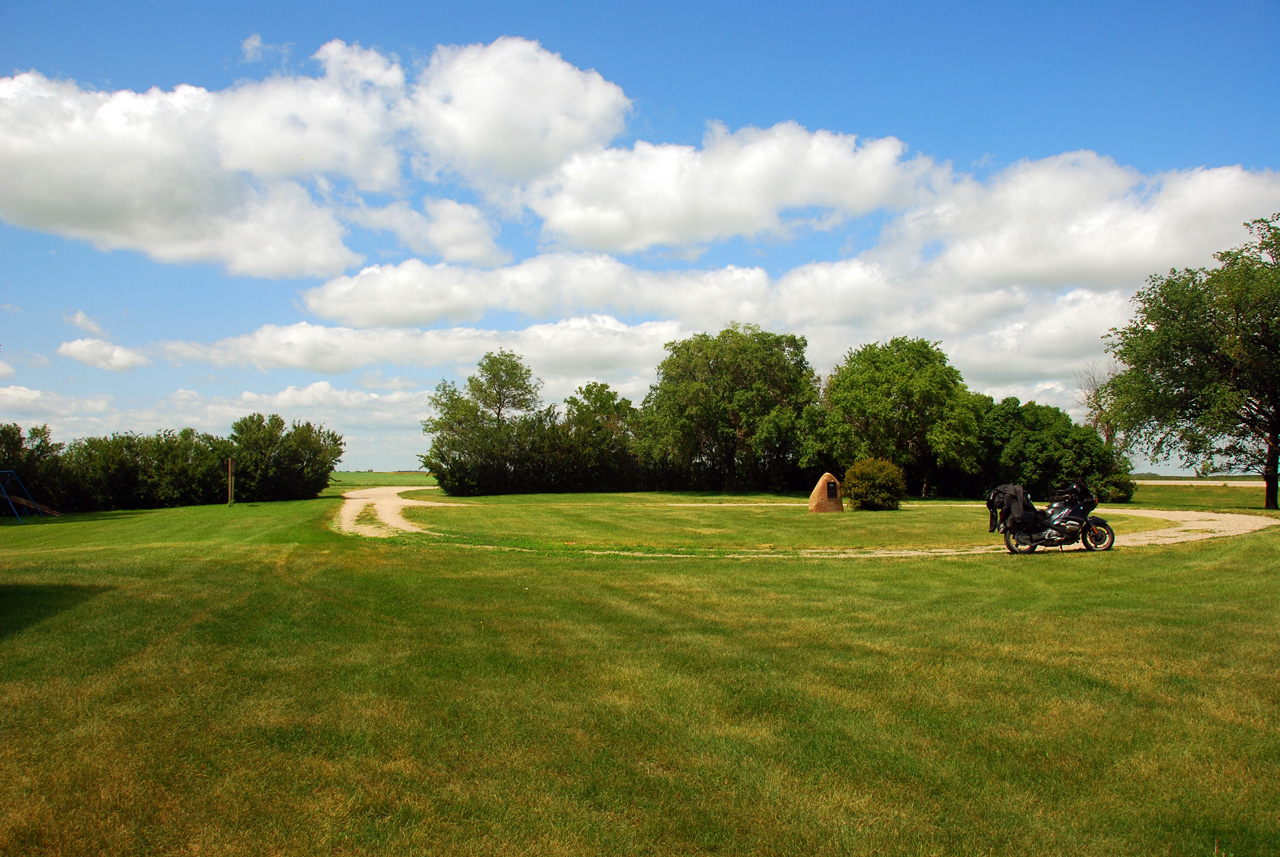 2008-07-16, 073, Park along Rt 3, Manitoba