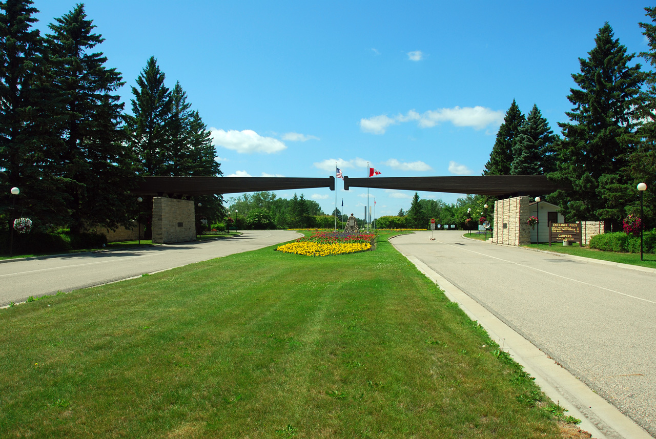 2008-07-16, 086, International Peace Garden, Manitoba - North Dakota