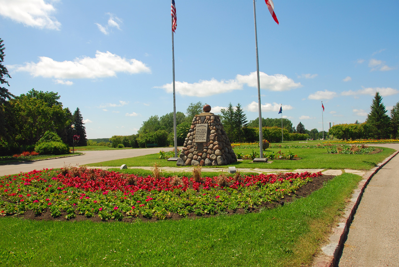 2008-07-16, 088, International Peace Garden, Manitoba - North Dakota