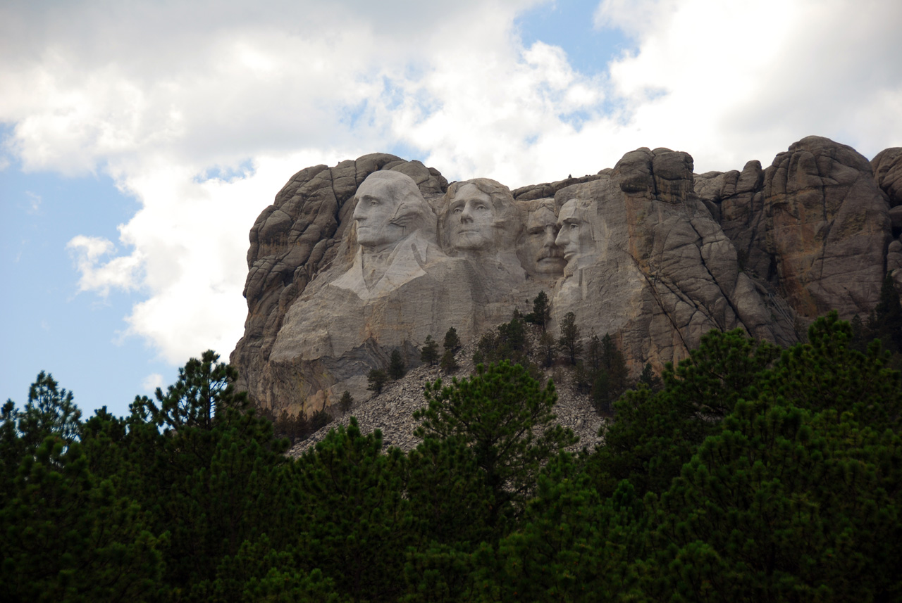 2008-07-19, 379, Mount Rushmore from Rt 36, South Dakota